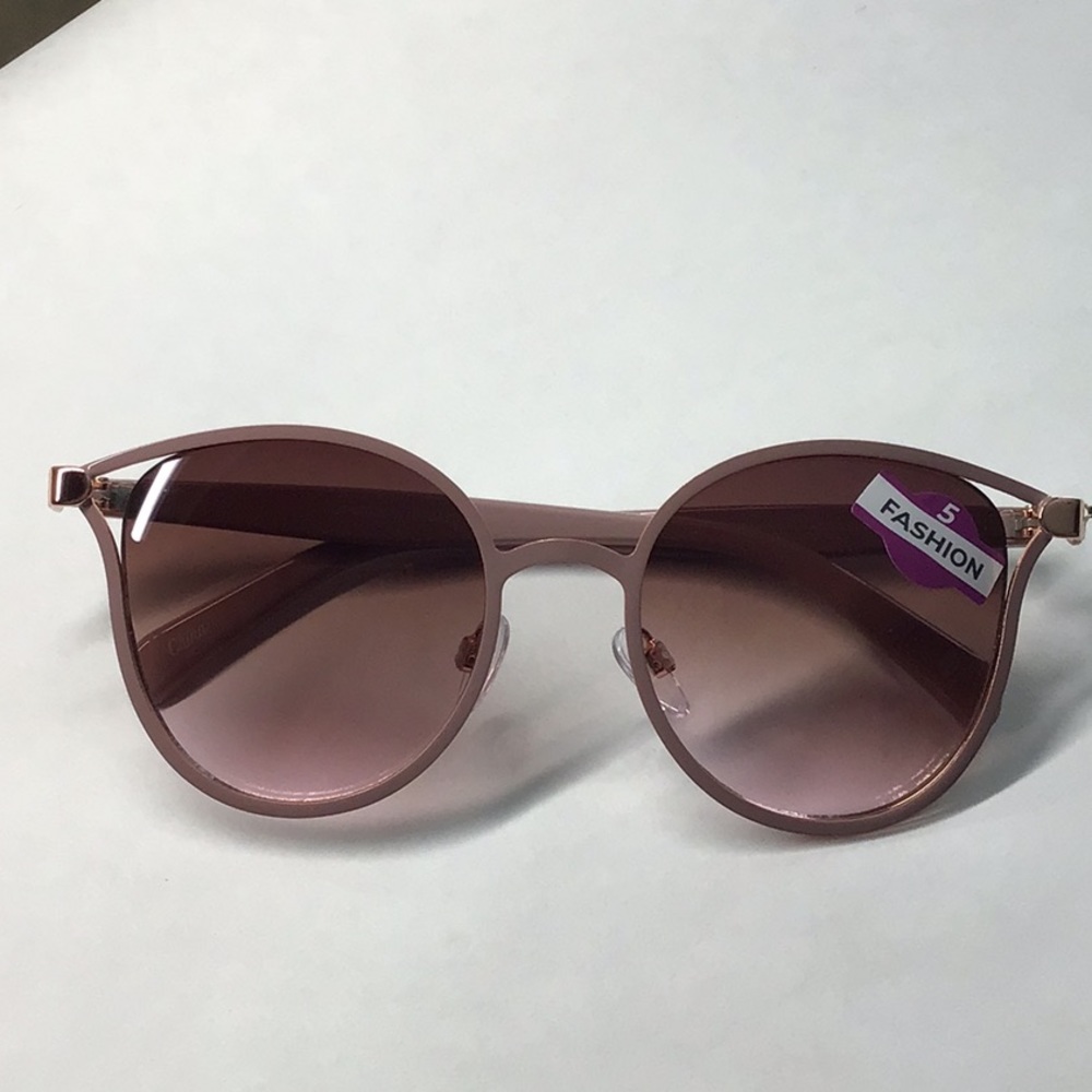 Women’s rose pink frame sunglasses with Cateye corner 60042